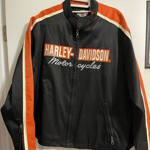 Harley Davidson women’s 2W riding coat.  No rips just like brand new.
